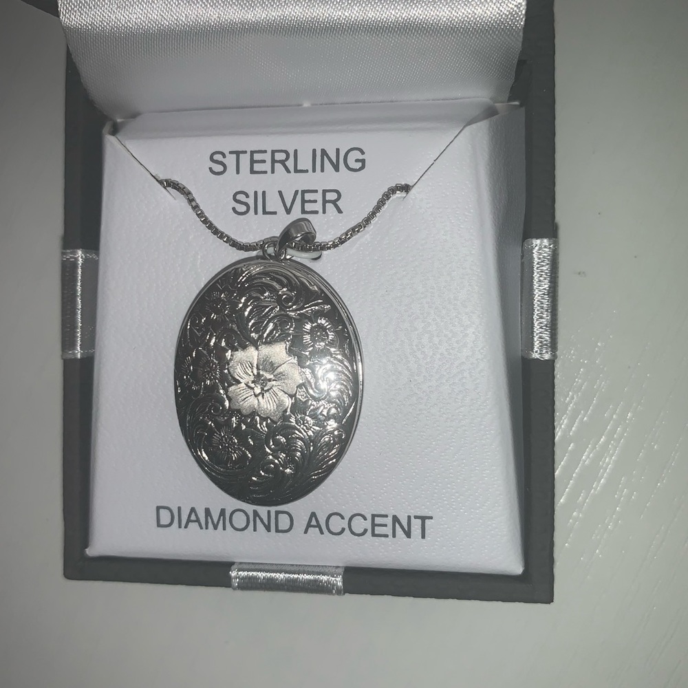 18” silver 4 page flip book locket with solitaire diamond accent